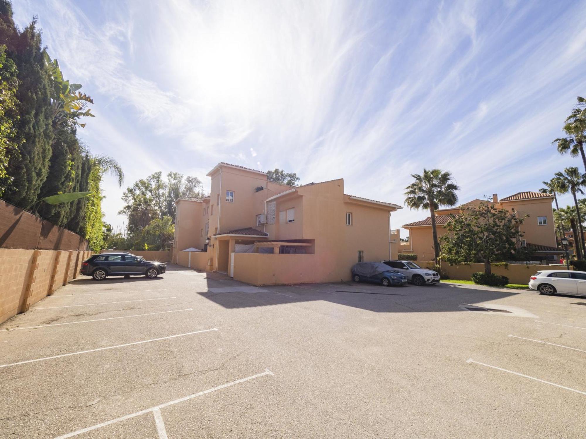 Cubo's Cabopino Apartment
